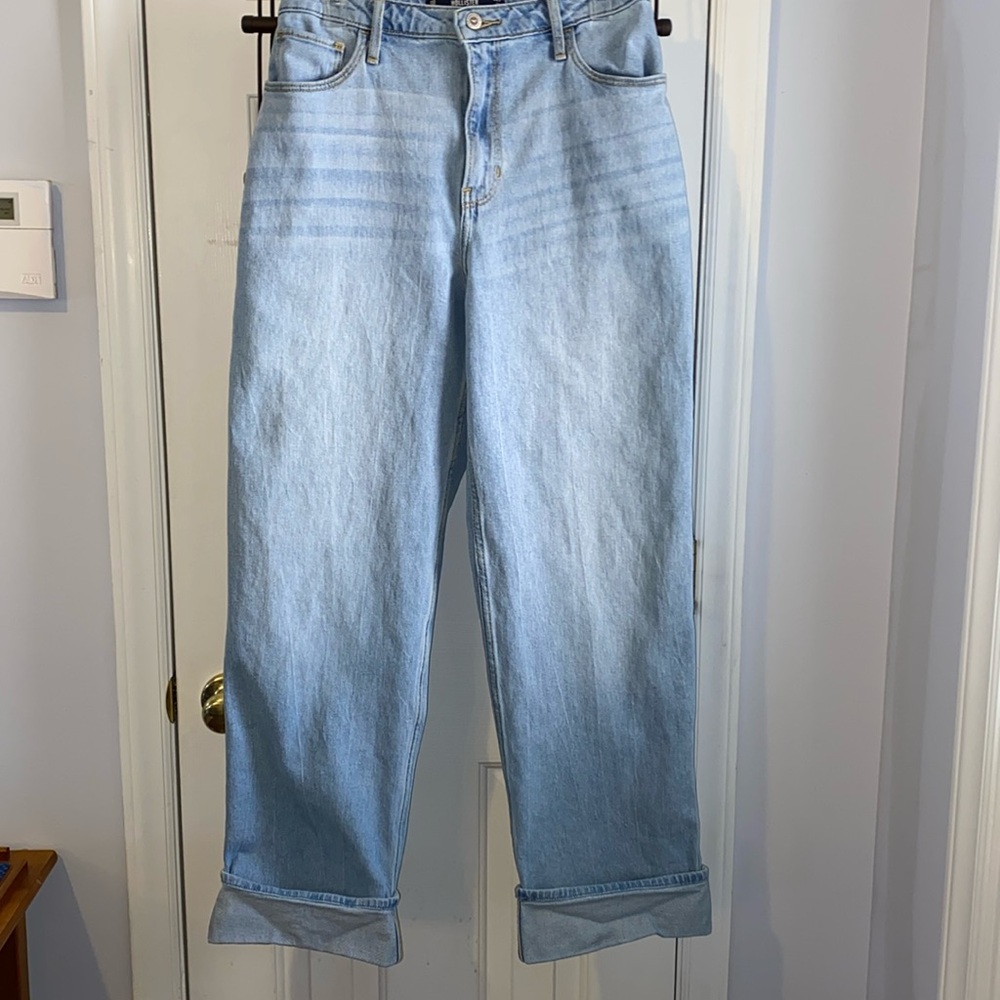 Hollister Ultra High Rise Dad Jean, 9R, 29x31, cuffs are sewn by design